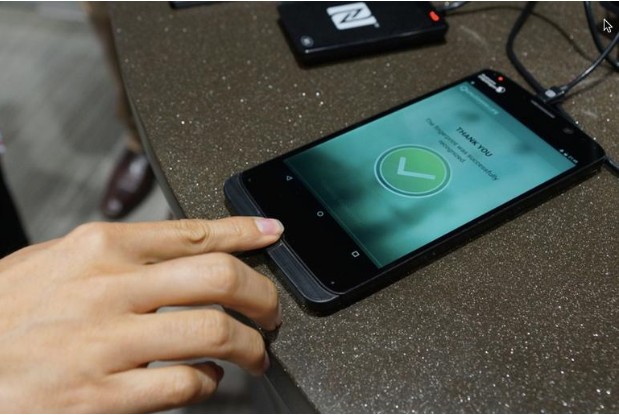 06-Listen up! Qualcomm's ultrasonic 3D fingerprint scanner could one day give passwords the finger (hands-on)1